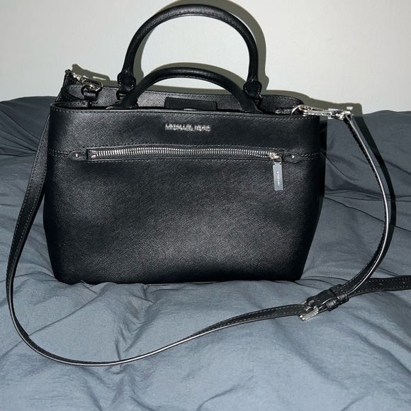 Michael Kors Purse - Picture 5 of 6